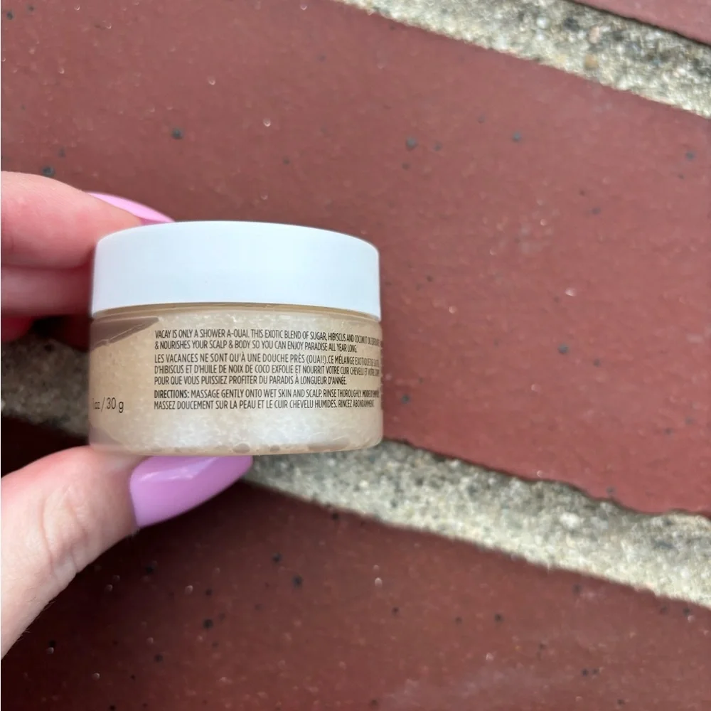 Oaui body scrub 1 oz